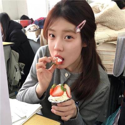 小姑娘艾萝依